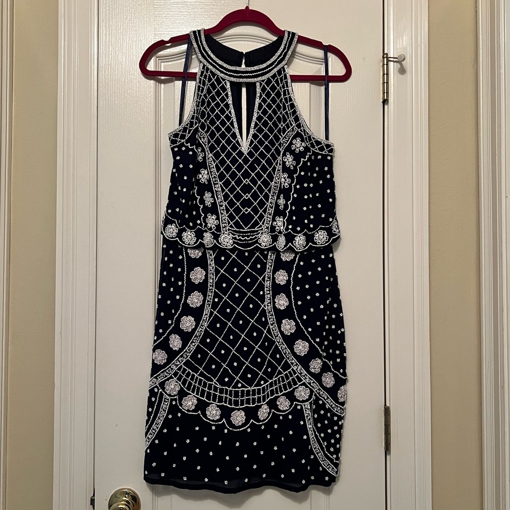 Gianni Bini size 8 navy blue cocktail dress with white sequins